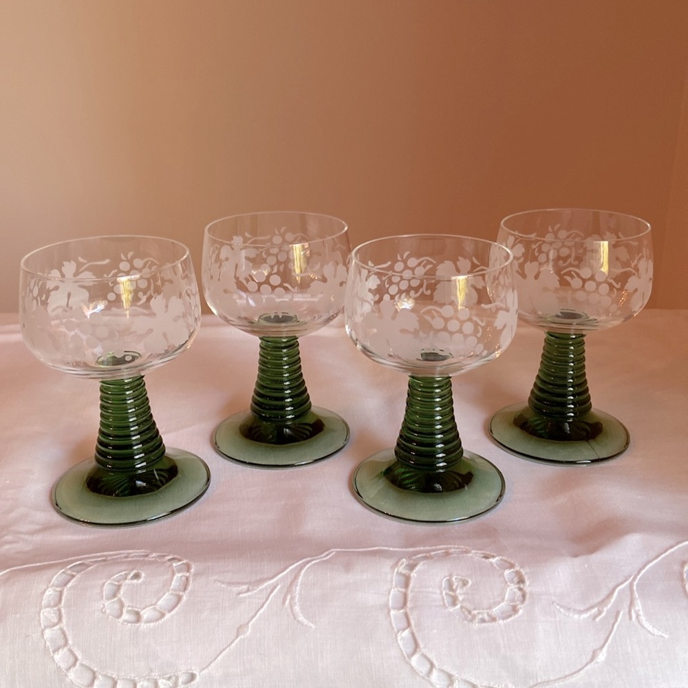 Vintage Wine Cordial Glasses Set of 4 Etched Grapes Leaves Green Beehive Stems